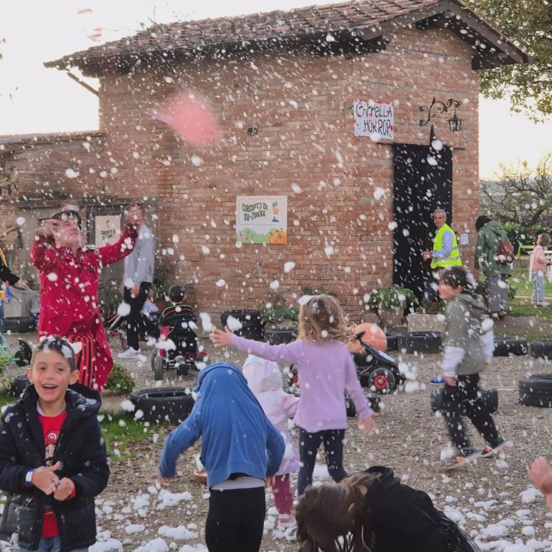 Bambini Giocano Con Schiuma Party